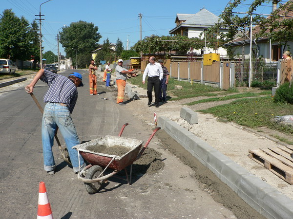 3 Montat borduri str. Armatei4.jpg